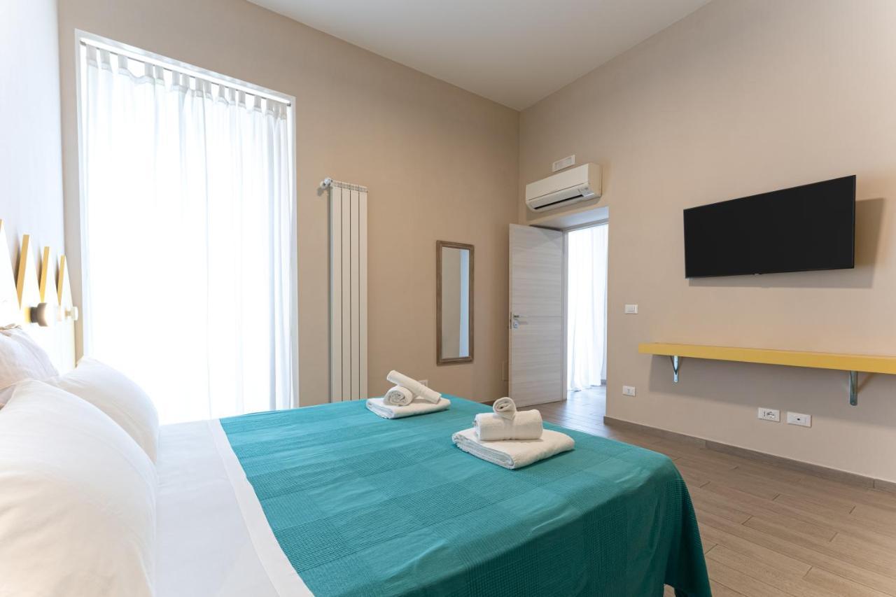 Oceano Rooms Термоли Екстериор снимка