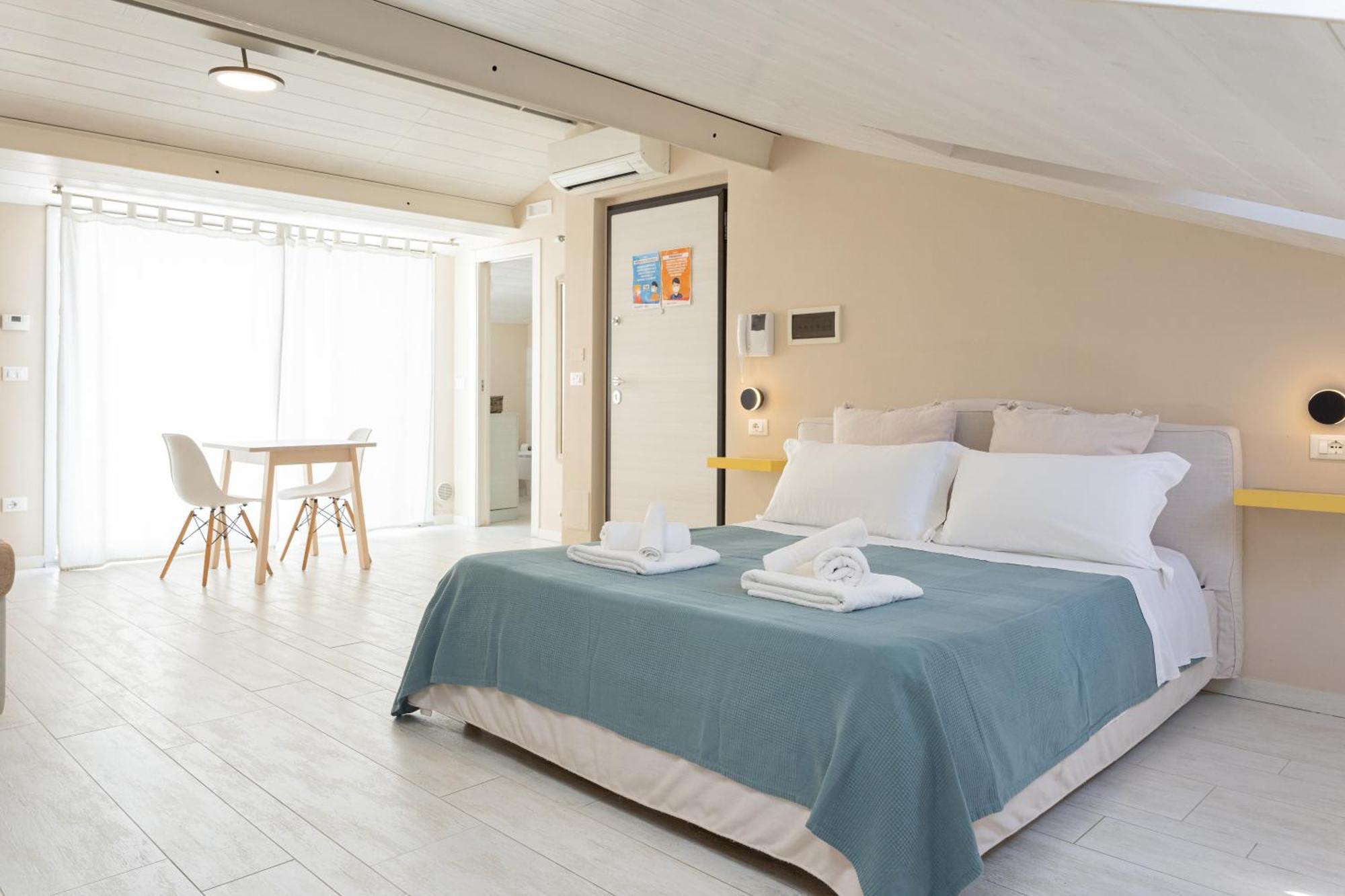 Oceano Rooms Термоли Екстериор снимка